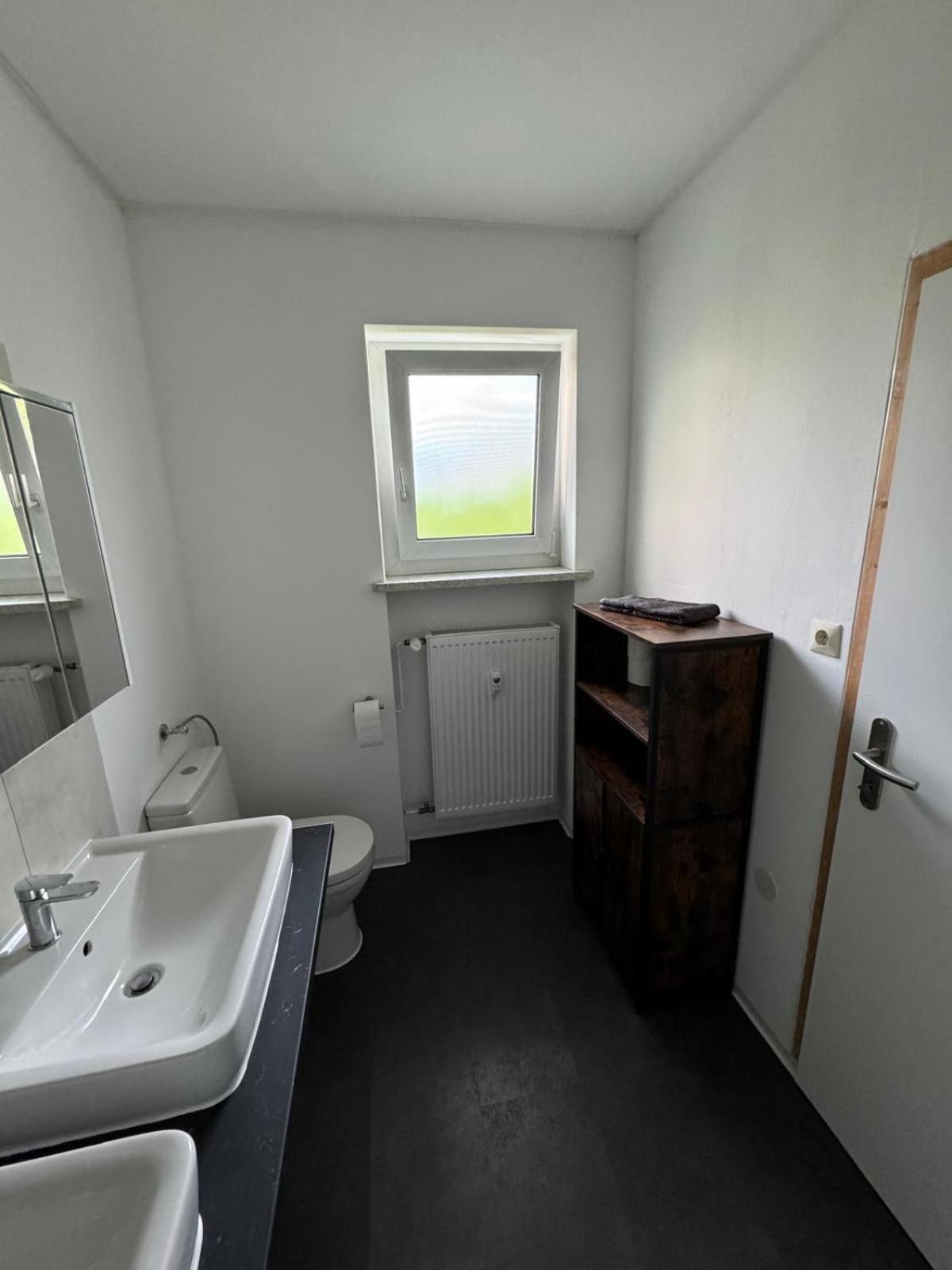 Ferienwohnung "Jumbo" In Coburg ! - 100Mq Im Og1 Mit Privatparkplatz & Balkon Buitenkant foto