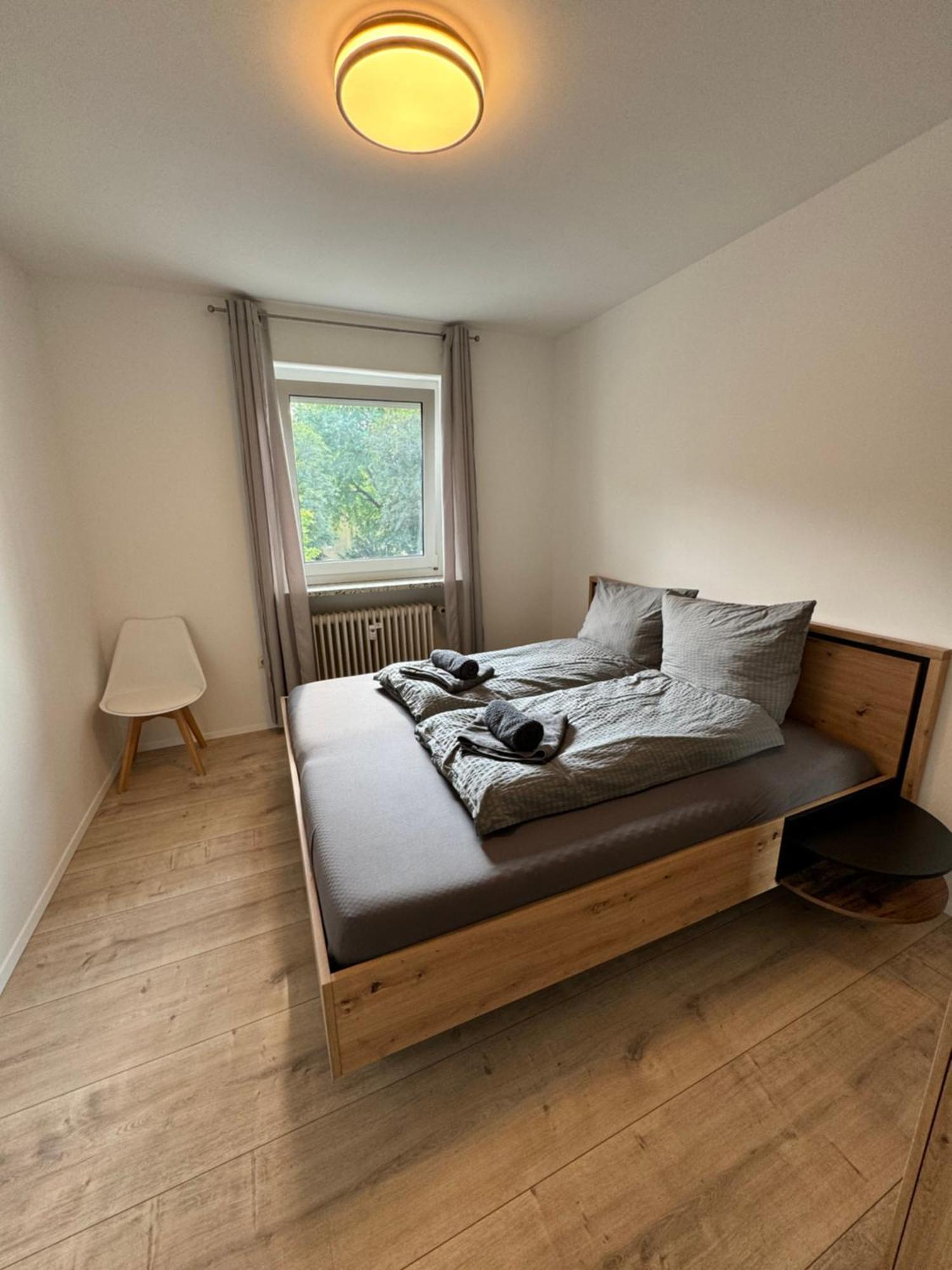 Ferienwohnung "Jumbo" In Coburg ! - 100Mq Im Og1 Mit Privatparkplatz & Balkon Buitenkant foto