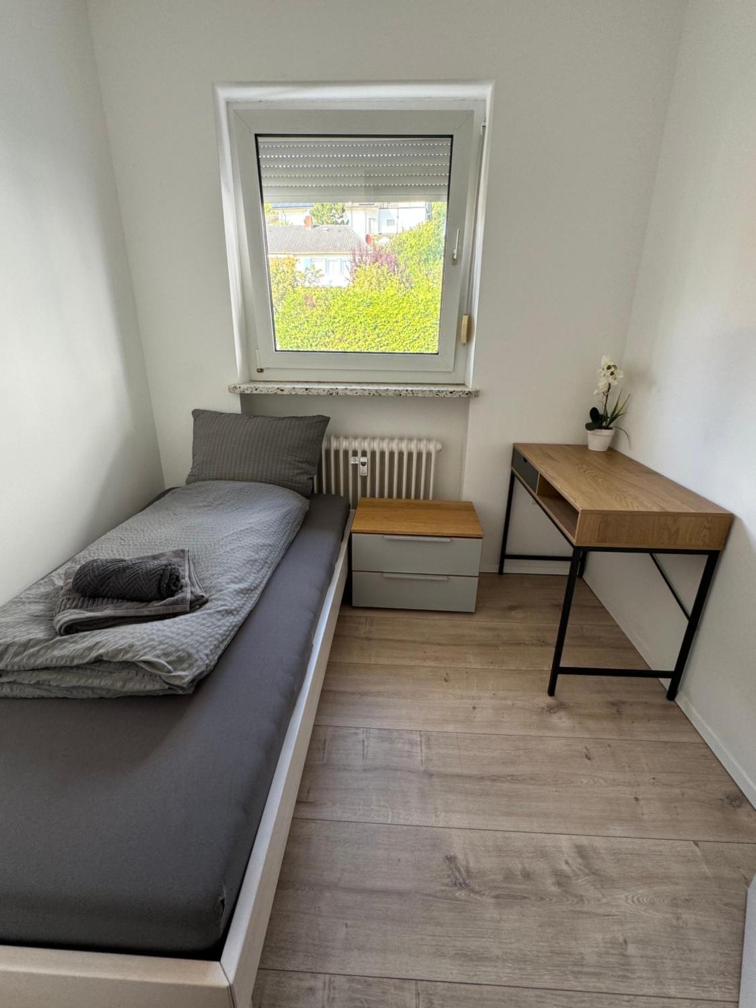 Ferienwohnung "Jumbo" In Coburg ! - 100Mq Im Og1 Mit Privatparkplatz & Balkon Buitenkant foto