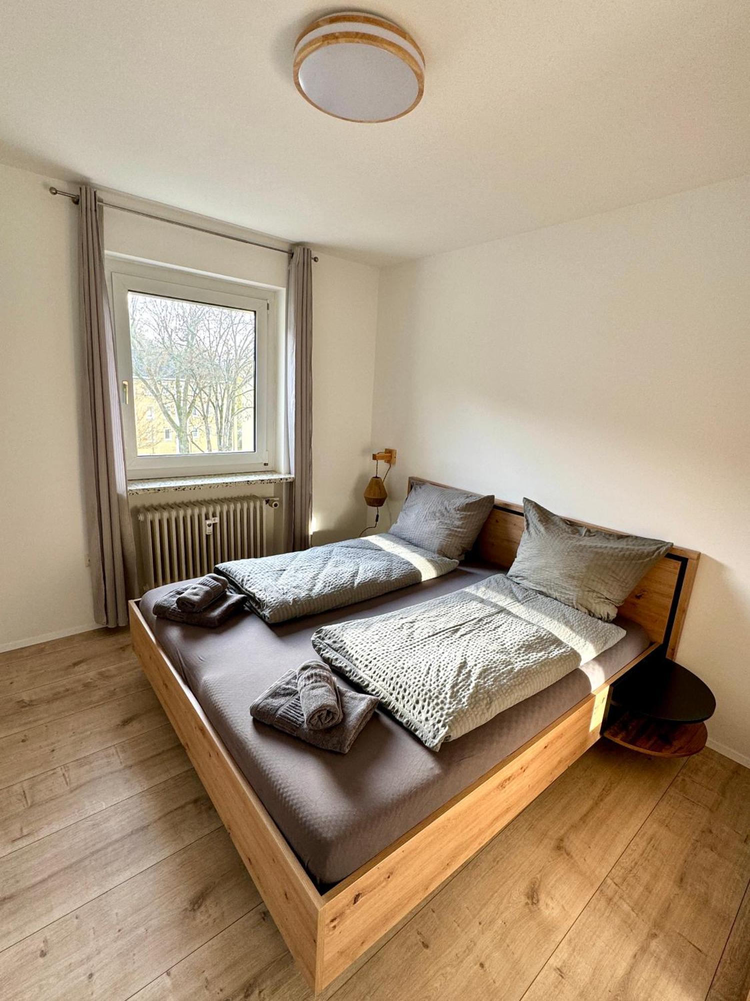 Ferienwohnung "Jumbo" In Coburg ! - 100Mq Im Og1 Mit Privatparkplatz & Balkon Buitenkant foto